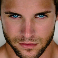 blue-eyes-male