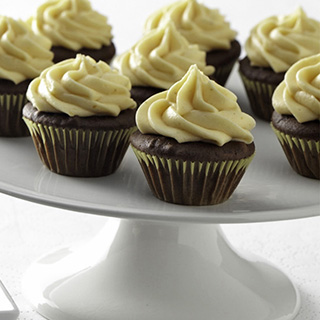 mini-chocolate-cupcakes-with-pumpkin-frosting-thumb